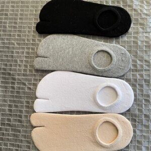 Women NEW no show socks size M